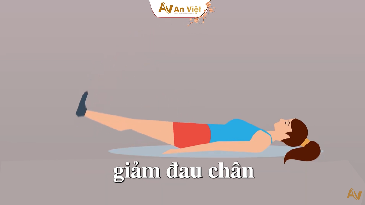Kê cao chân khi nằm giúp giảm suy giãn tĩnh mạch sâu chi dưới