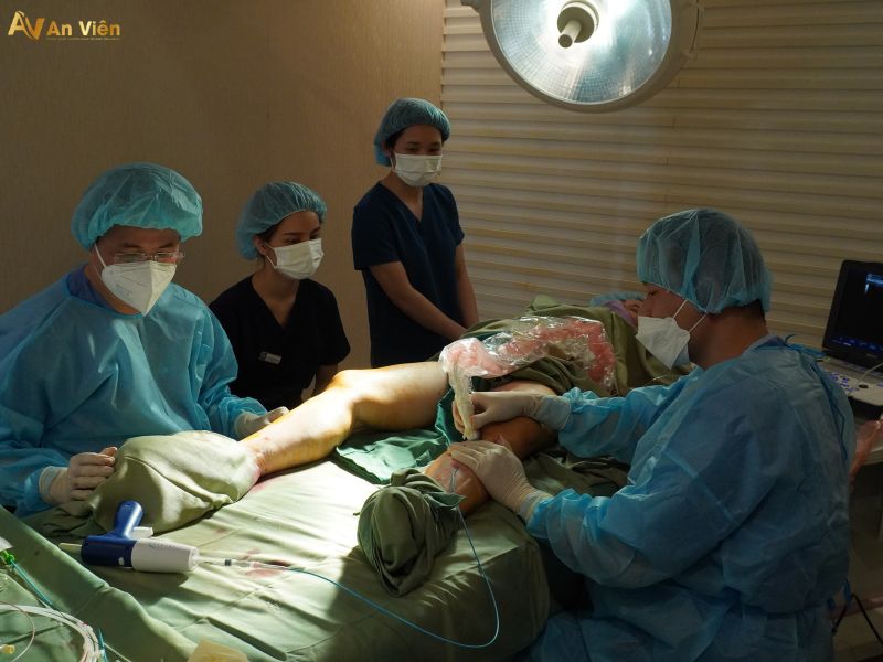 Đi khám bệnh tĩnh mạch ở Hà Nội