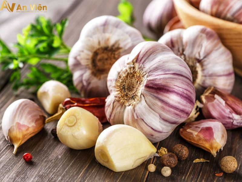 Tỏi chữa suy giãn tĩnh mạch
