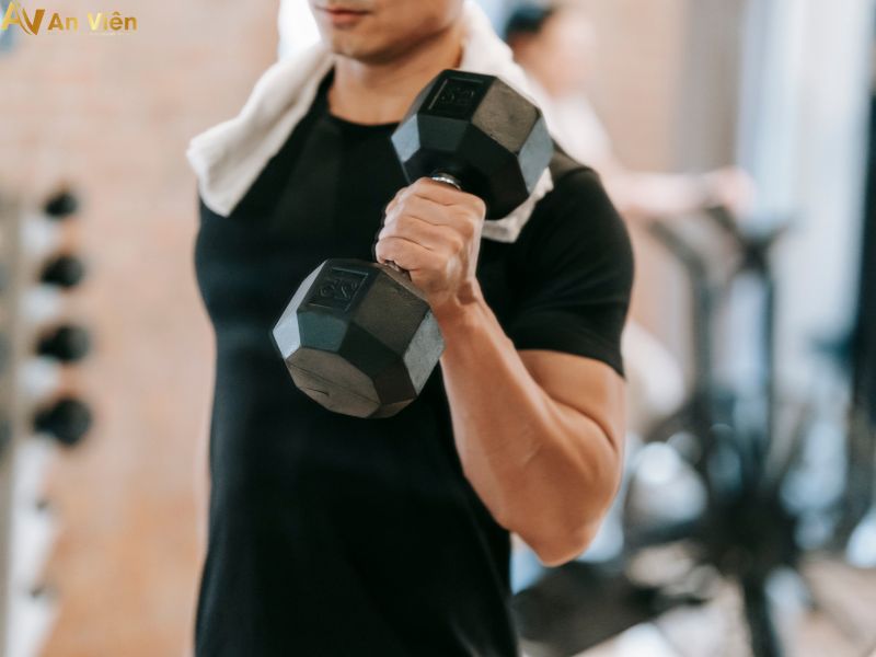 giãn tĩnh mạch có tập gym được không