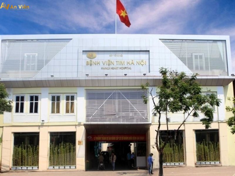 chữa bệnh giãn tĩnh mạch chân ở đâu