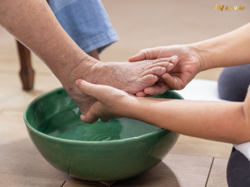 cách điều trị suy giãn tĩnh mạch tại nhà