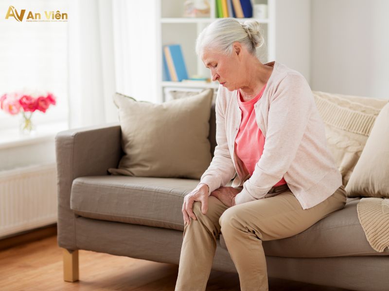giãn tĩnh mạch chân có nguy hiểm không