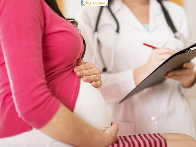 bầu bị giãn tĩnh mạch phải làm sao