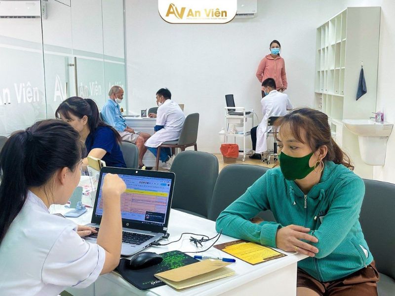 cách trị suy giãn tĩnh mạch ở chân
