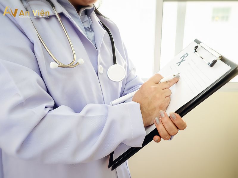 triệu chứng suy giảm tĩnh mạch