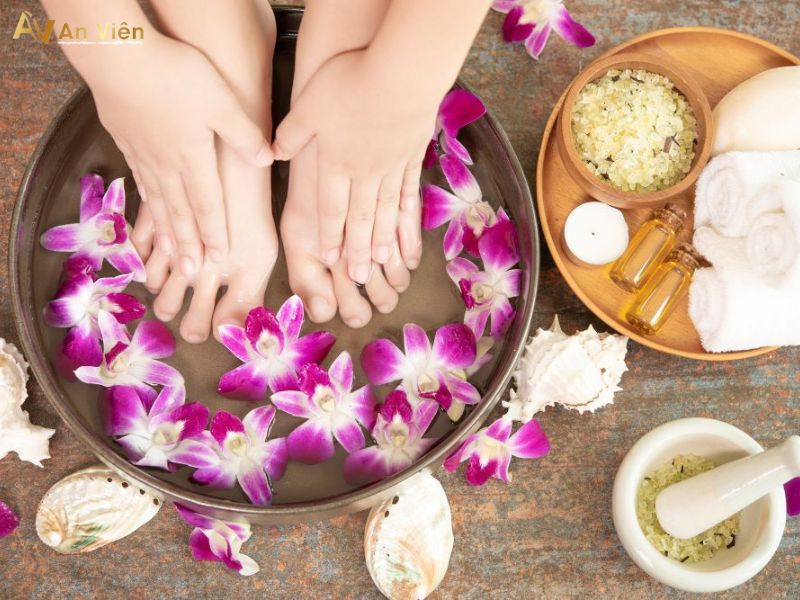 bàn chân bị giãn tĩnh mạch