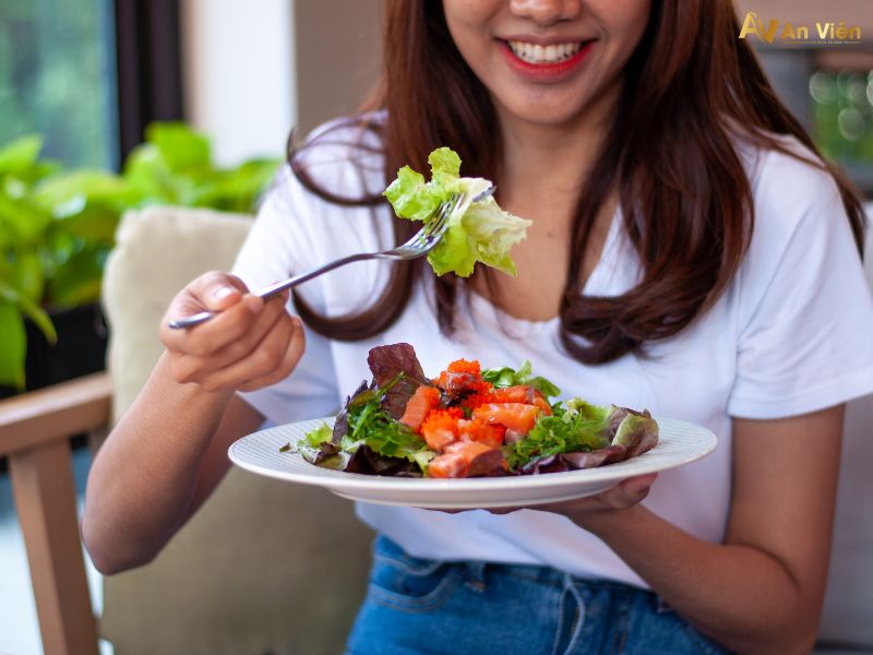 chân nổi nhiều mạch máu nhỏ