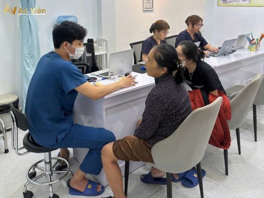 Bác sĩ Nguyễn Đình Tuấn