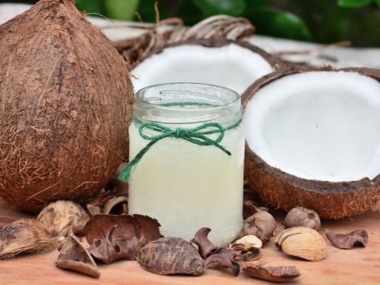 dầu dừa trị giãn tĩnh mạch