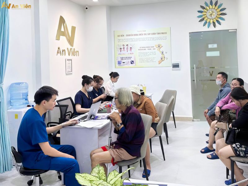giãn tĩnh mạch bàn tay