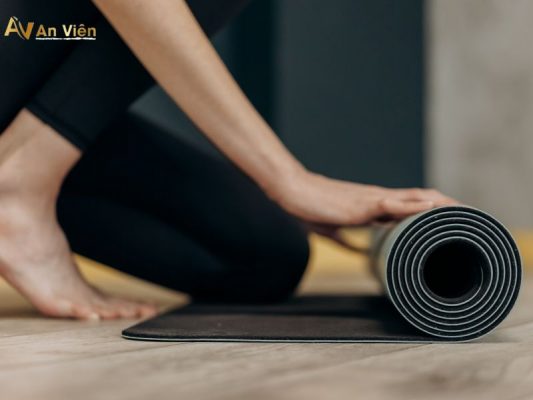 yoga giãn tĩnh mạch
