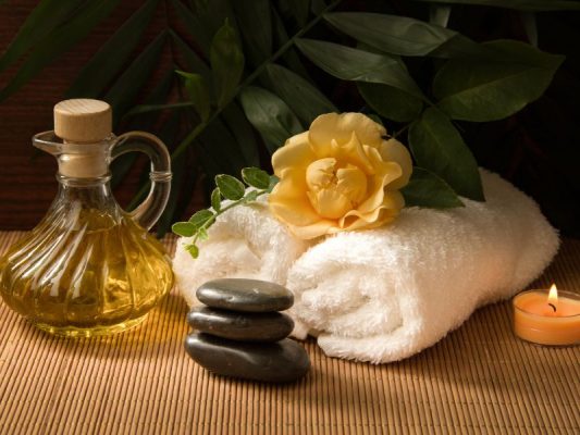 suy giãn tĩnh mạch có nên xoa bóp không